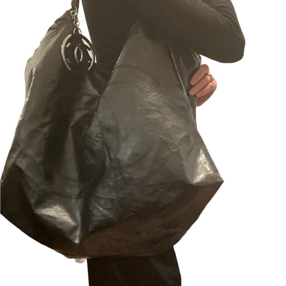 CHANEL Black Quilted Patent Leather Chain Tote with CC Charm - Picture 3 of 16